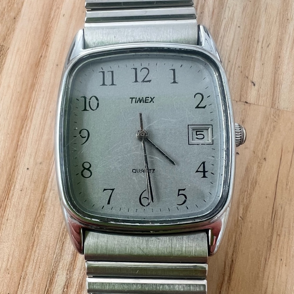 Vintage Timex mens silver tone watch NEW BATTERY